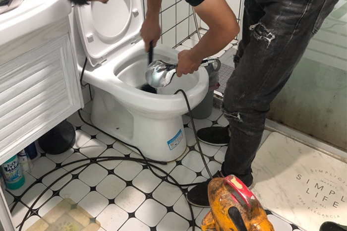 头屯河疏通下水道