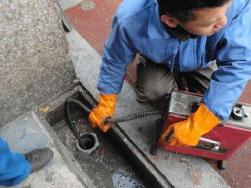 头屯河疏通下水道