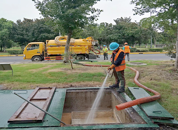 头屯河化油池清理